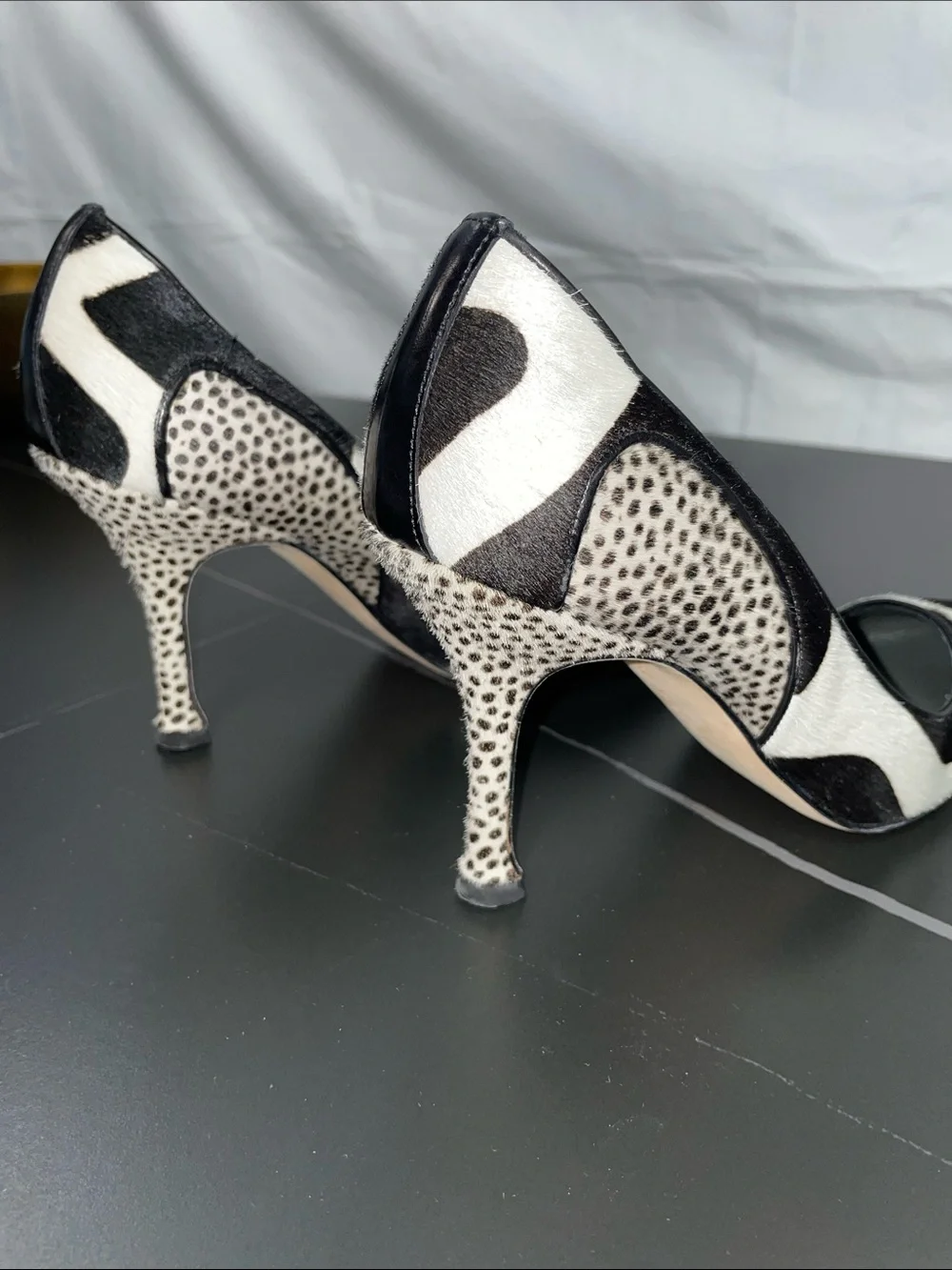 MANOLO BLAHNIK COW PRINT PONY HAIR PUMPS FTL-08-196
